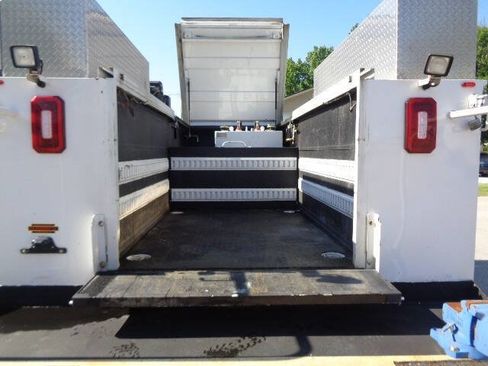 Used 2019 Ford F550 4x4 Regular Cab Super Duty image 31