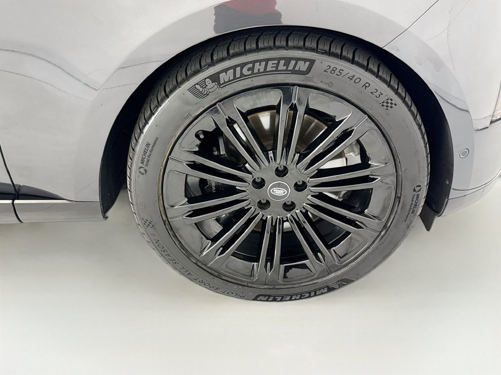 Used 2023 Land Rover Range Rover Long Wheelbase Autobiography AWD/4WD image 31