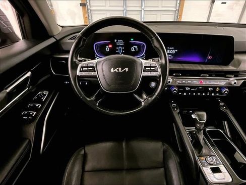 Used 2023 Kia Telluride EX w/ EX Captain's Chair Package AWD/4WD image 5