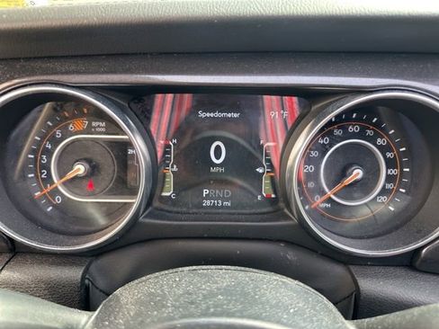 Used 2022 Jeep Wrangler Unlimited Sahara AWD/4WD image 28