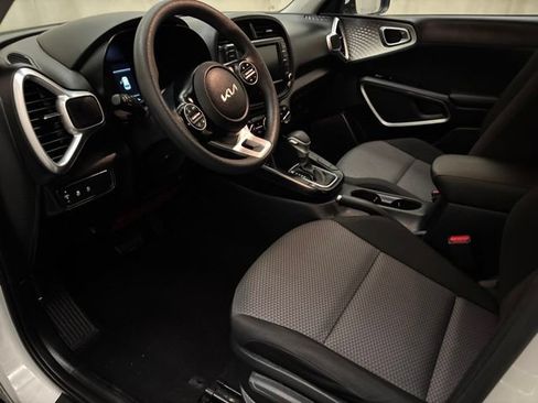 Certified 2025 Kia Soul LX FWD image 12