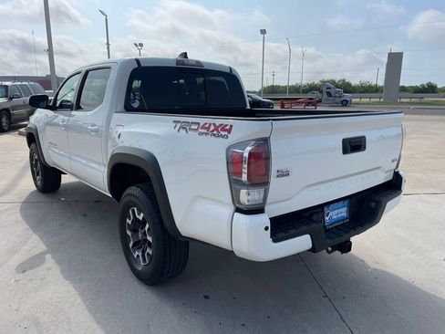 Used 2022 Toyota Tacoma TRD Off-Road w/ Technology Package AWD/4WD image 5