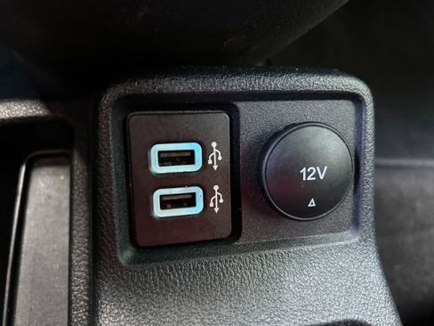 Used 2021 Ford Transit Connect XLT image 22