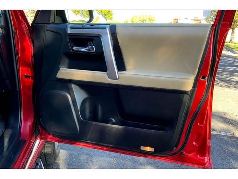 Used 2016 Toyota 4Runner Limited image 26