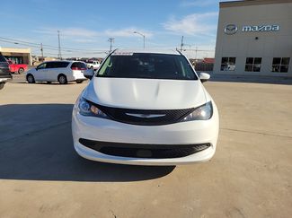 Used 2023 Chrysler Voyager LX video 2