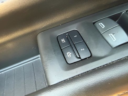 Used 2022 Chevrolet Tahoe LT w/ Luxury Package image 32