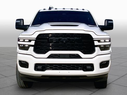 Used 2026 RAM 2500 Limited AWD/4WD image 4