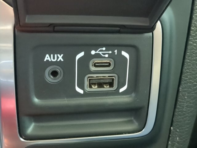 Used 2023 Jeep Gladiator Sport AWD/4WD image 24