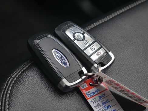 Certified 2024 Ford Explorer Limited AWD/4WD image 36