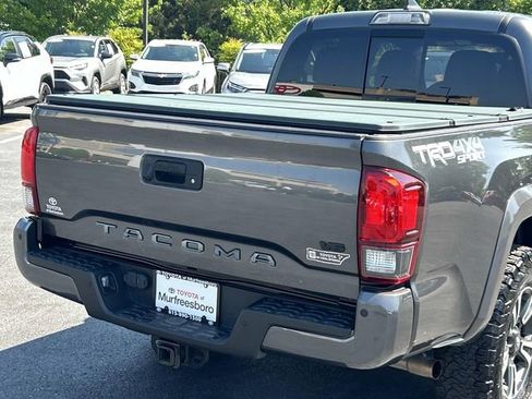 Used 2018 Toyota Tacoma TRD Sport AWD/4WD image 11