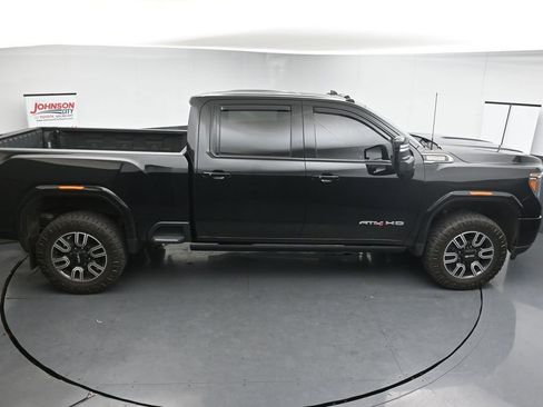Used 2022 GMC Sierra 2500 AT4 w/ AT4 Premium Plus Package AWD/4WD image 17