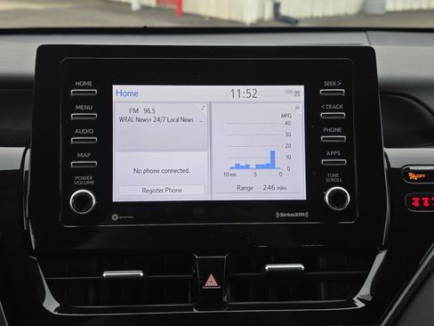 Used 2024 Toyota Camry SE image 25