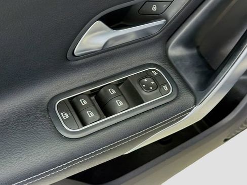Used 2020 Mercedes-Benz CLA 250 image 19