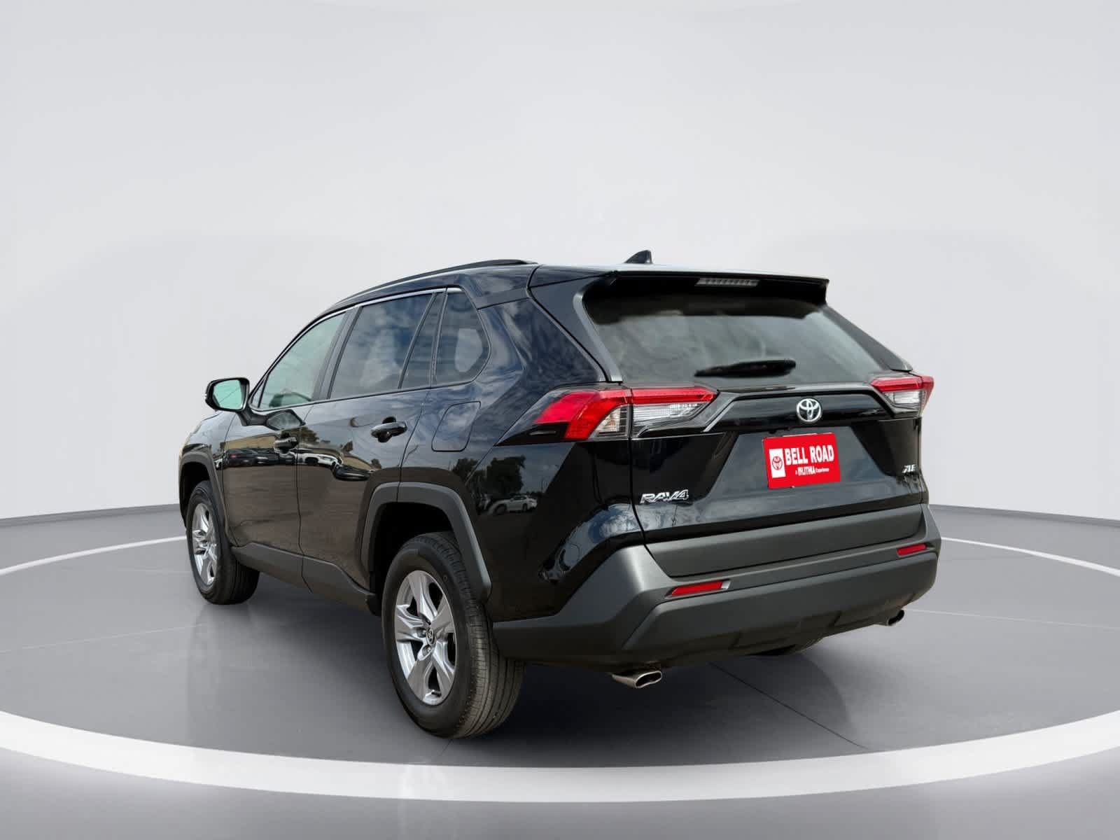 Used 2025 Toyota RAV4 XLE FWD image 6