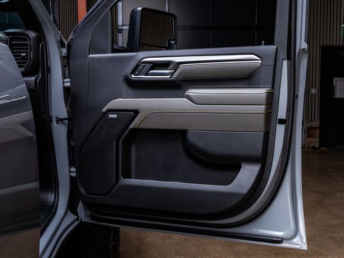 Used 2024 Chevrolet Silverado 2500 ZR2 w/ ZR2 Bison Edition image 36