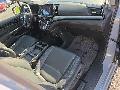 Certified 2024 Honda Odyssey Touring image 10