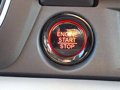 Used 2025 Honda Pilot EX-L image 27