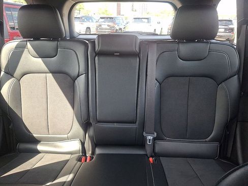 Used 2024 Jeep Grand Cherokee Altitude AWD/4WD image 13