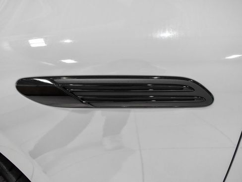Certified 2025 Mercedes-Benz SL 63 AMG S e Performance 4MATIC image 15