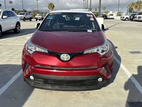 Used 2018 Toyota C-HR XLE FWD image 9