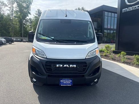 Used 2026 RAM ProMaster 2500 w/ Convenience Group FWD image 2