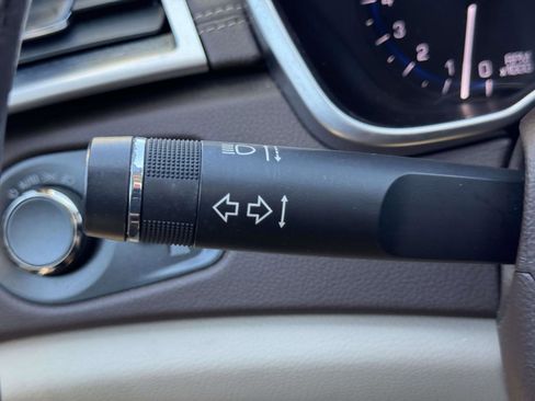 Used 2016 Cadillac SRX Luxury image 22