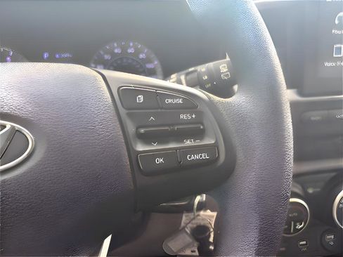 Used 2020 Hyundai Venue SEL image 25