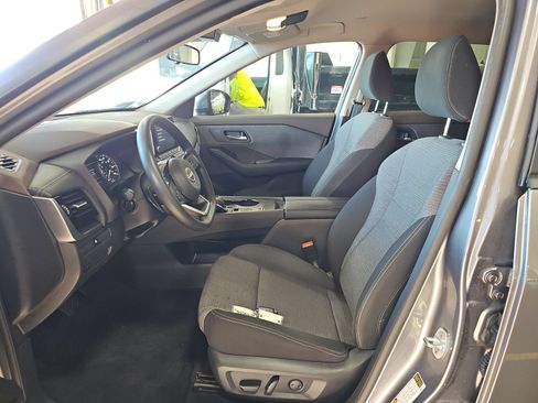 Used 2022 Nissan Rogue SV FWD image 3
