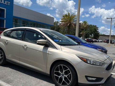 Used 2017 Ford Focus SEL FWD image 3