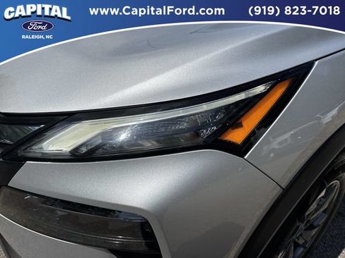 Used 2025 Nissan Rogue SV FWD image 11