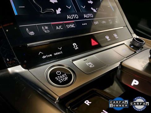 Used 2024 Audi Q8 e-tron Premium Plus image 59