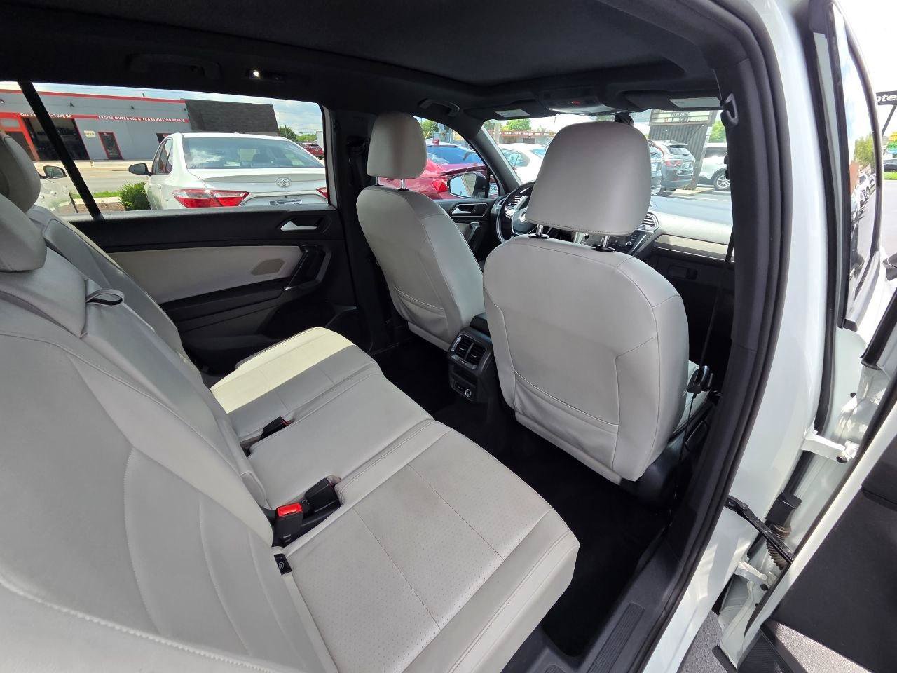 Used 2020 Volkswagen Tiguan SE R-Line FWD image 16