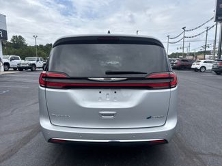Used 2024 Chrysler Pacifica Limited FWD video 4