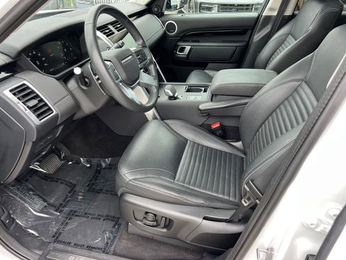 Used 2024 Land Rover Discovery S AWD/4WD image 9