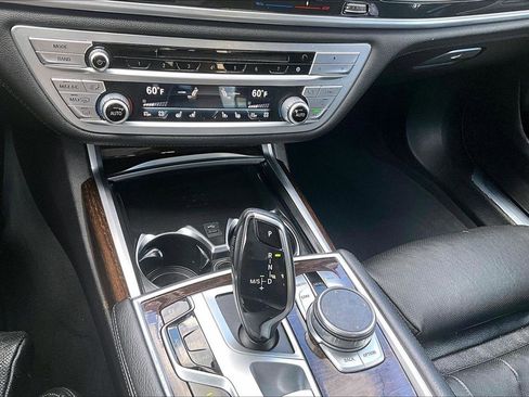 Used 2020 BMW 740i w/ M Sport Package RWD image 15