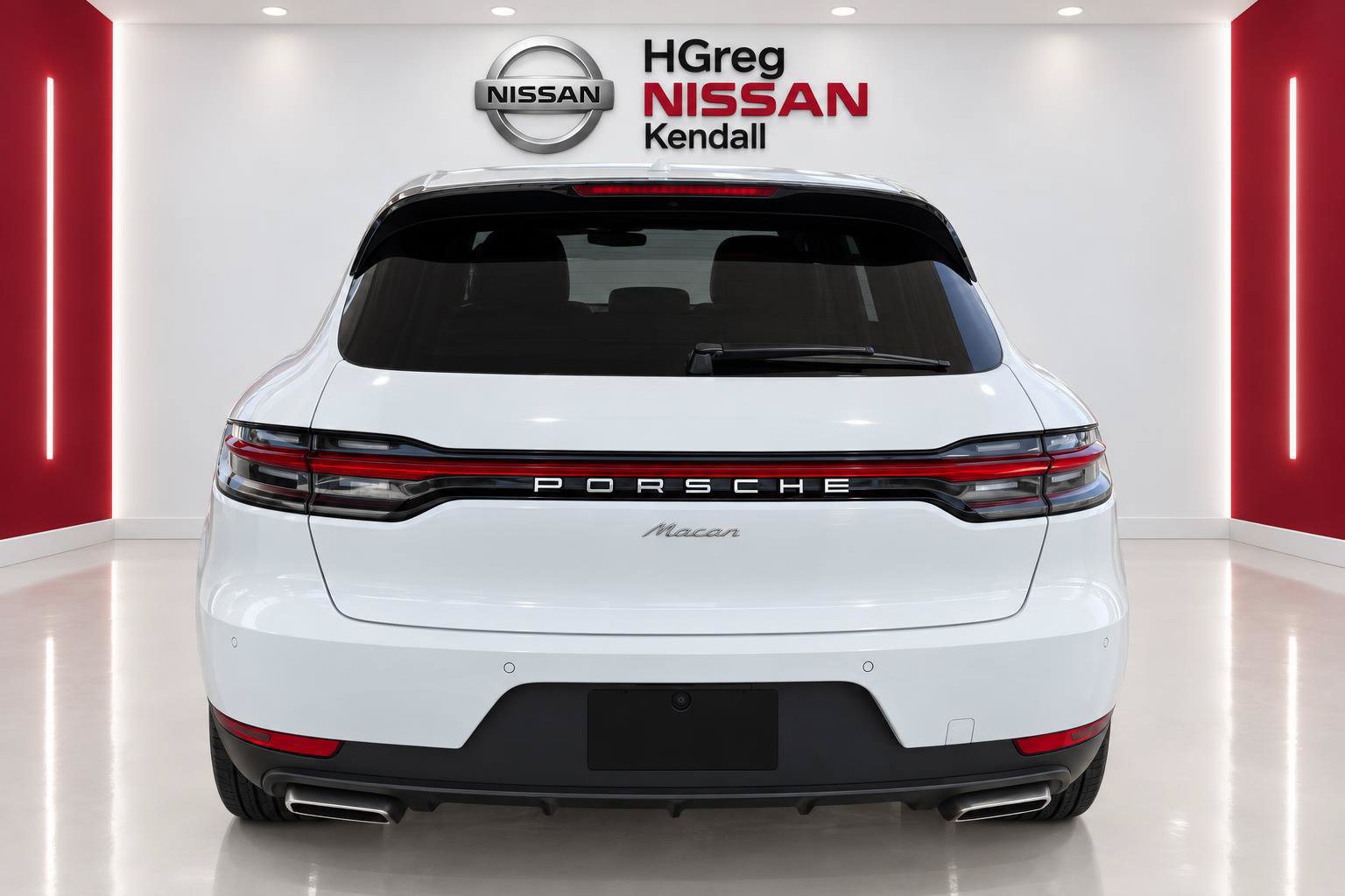 Used 2021 Porsche Macan w/ Premium Package AWD/4WD image 6