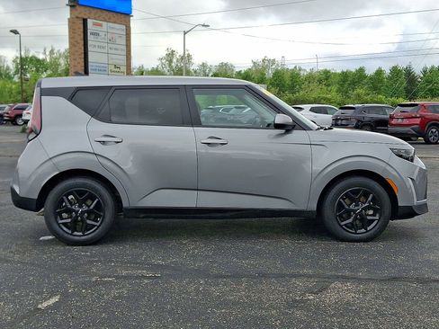 Used 2023 Kia Soul LX w/ Option Group 015 FWD image 25