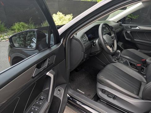 Used 2023 Volkswagen Tiguan SE FWD image 26