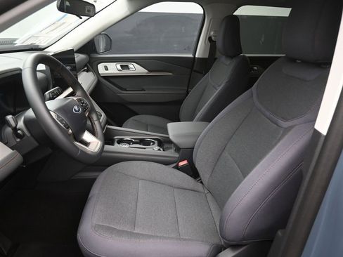 New 2025 Ford Explorer Active image 18