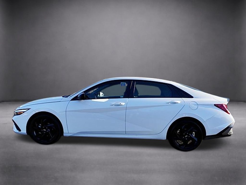 Certified 2026 Hyundai Elantra Sport FWD image 9