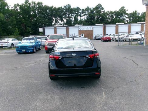 Used 2025 Nissan Versa SV FWD image 7