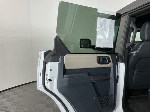 Used 2024 Ford Bronco Wildtrak image 28