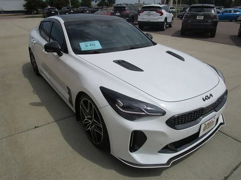 Used 2022 Kia Stinger GT2 AWD/4WD image 5