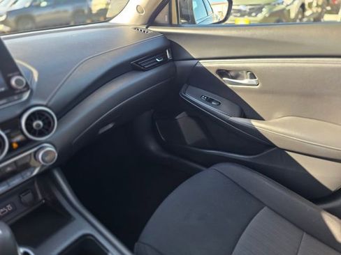 Used 2024 Nissan Sentra SV image 34