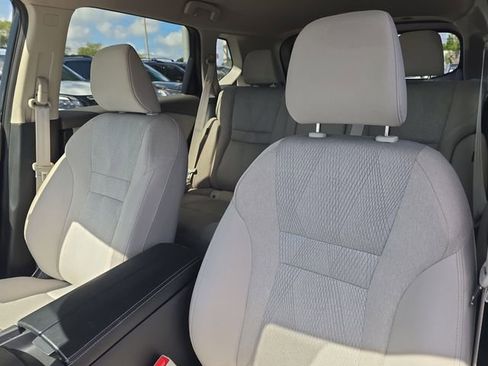 Certified 2025 Nissan Rogue SV FWD image 22