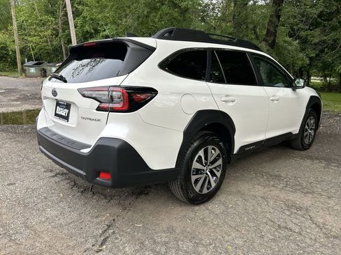 Certified 2025 Subaru Outback Premium AWD/4WD image 8
