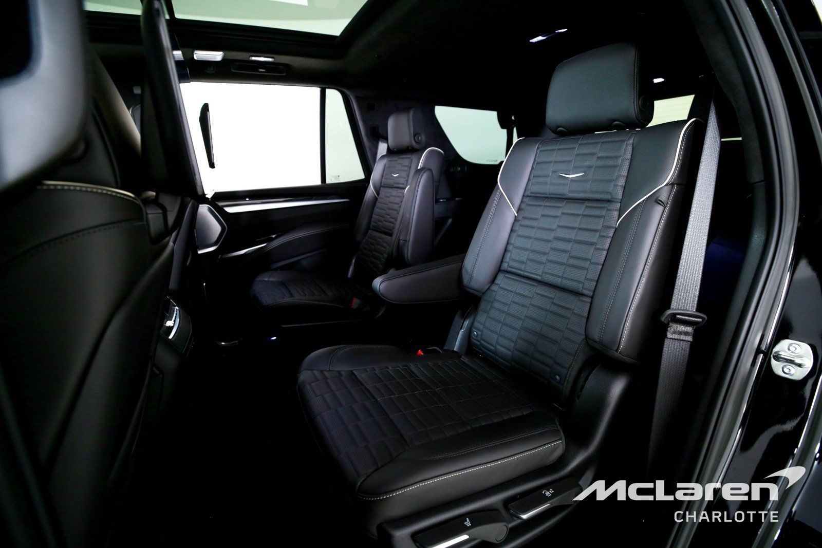 Used 2026 Cadillac Escalade V w/ LPO, ONYX Package AWD/4WD image 18