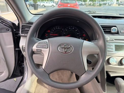 Used 2009 Toyota Camry LE FWD image 18