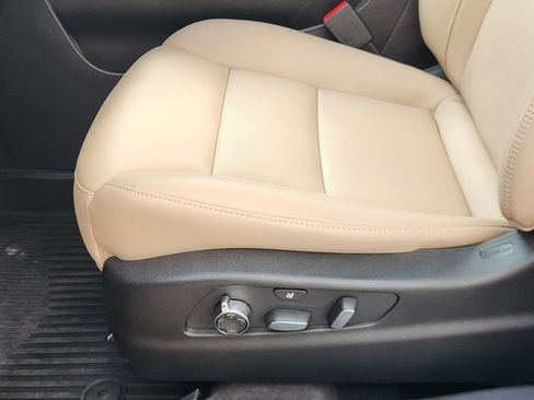 Used 2024 Cadillac XT4 Premium Luxury w/ Technology Package FWD image 22