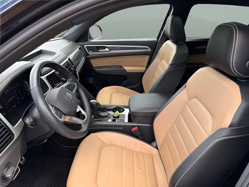 Used 2023 Volkswagen Atlas Cross Sport SEL Premium R-Line AWD/4WD image 9